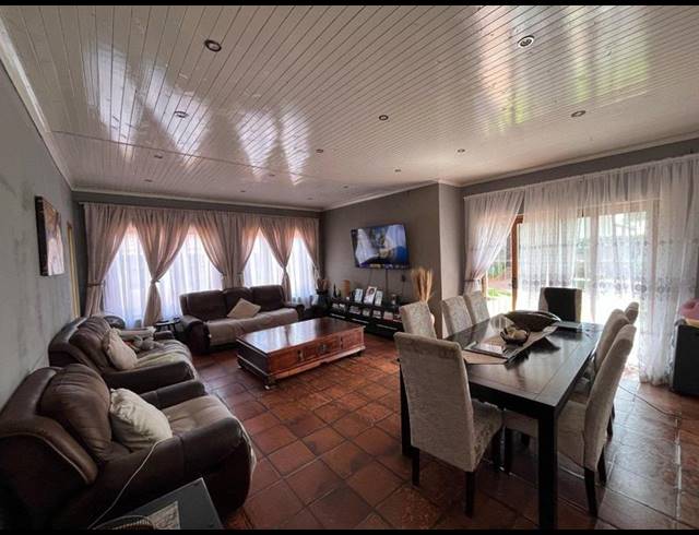 3 BEDROOM HOUSE FOR SALE IN BIRCH ACRES